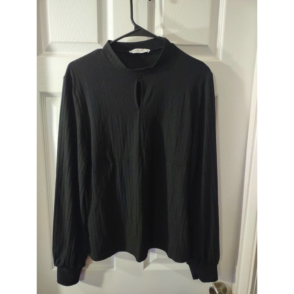 Liumilac Top Size L Black Long Sleeve Keyhole Front